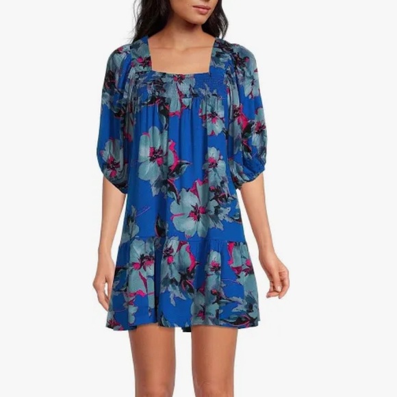 Band Of The Free Dresses & Skirts - Band of the Free Floral Blue Blouse with Puff Sleeves